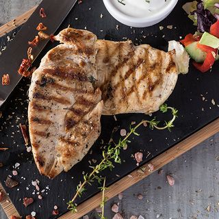 Piept de pui la gratar