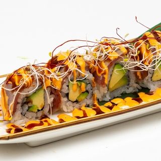 142-Uramaki de Atún Flambeado 8 Pzs.