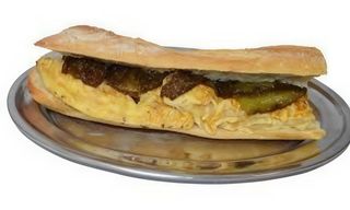 Bocadillo de tortilla y pimiento