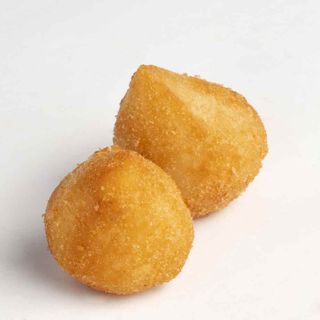 BOLINHA DE 4 QUEIJOS COM BACON