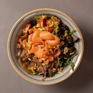 Insalata di salmone