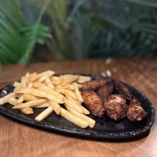 Menú infantil Alitas De Pollo