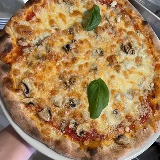 Pizza Prosciutto Funghi