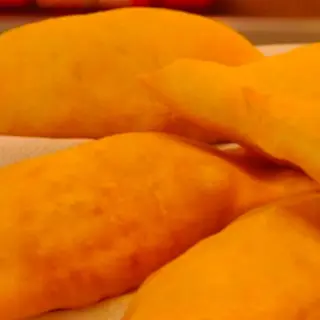 Panzerotti con Pomodoro, Mozzarella e Formaggio