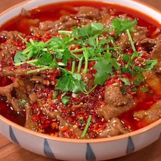 Manzo bollito in brodo piccante