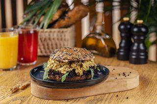 ქათმის და მაიოს სენდვიჩი