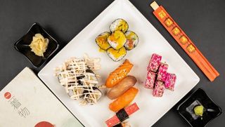 Deluxe sushi platter