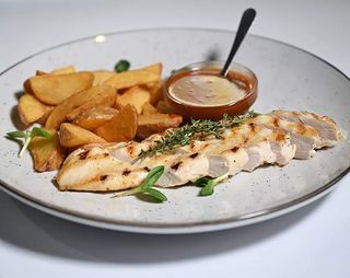 Куряче філе на грилі (150/150/50г)