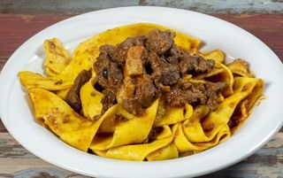 Pappardelle al ragù maremmano