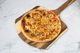 Pizza 4 Quesos, Mediana (33 Cm.)