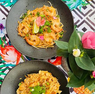 Orientalny pad thai z krewetkami