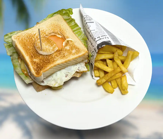 Club sándwich con patatas