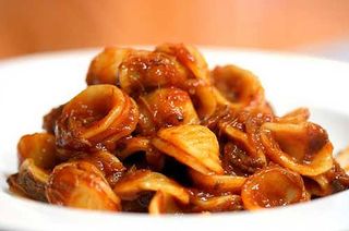 Rigatoni freschi al sugo di pomodoro siciliano