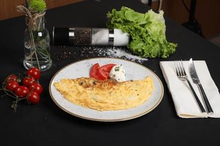 Omlet sa šunkom i sirom