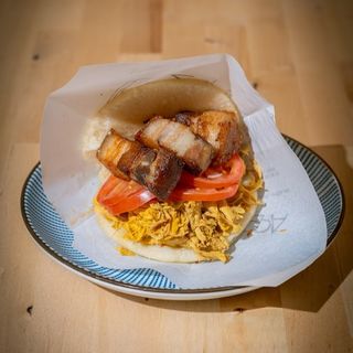 Arepa premium de chicharrón