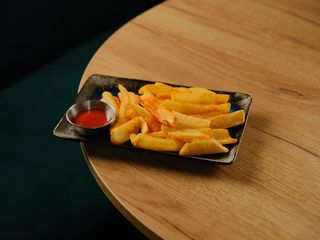 КАРТОПЛЯНІ ДІПИ (150/30g)