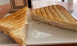 Tosta de Presunto e Queijo Gouda