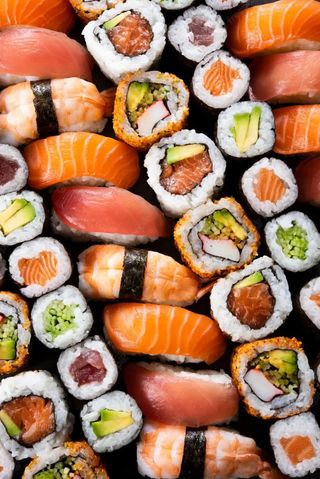25 Peças Mistas de Sushi 