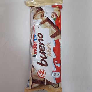 Kinder bueno white