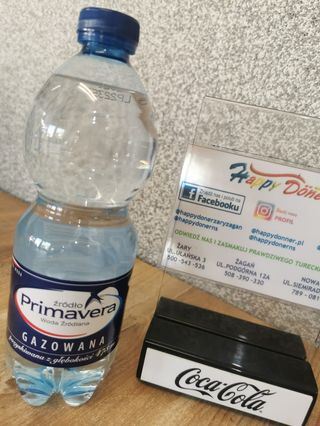 Woda gazowana 0.5L