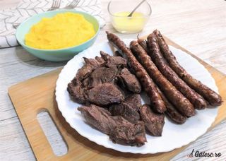 PASTRAMA DE BERBECUT CU MAMALIGA