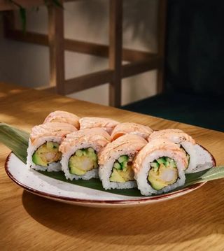 URAMAK SALMON & EBI ROLL