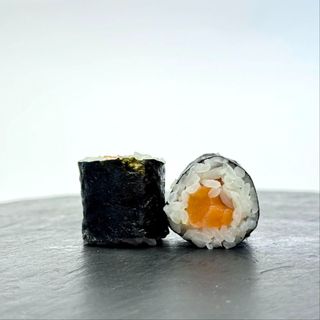 Рол Макі з лососем (110г/8шт)