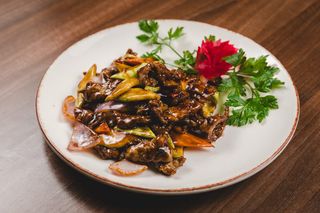 26. Ramstek sa tikvicama, šargarepom i lukom