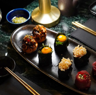 Gunkan Y Jow Mixto (8 Uds.)