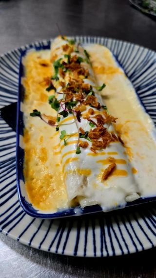 Canelon XL Ricotta /   XL CANNELLONI WITH RICOTTA CHEESE, PINE NUTS AND PRAWNS