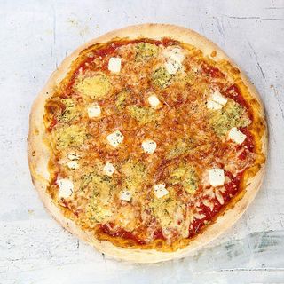 Quattro formaggi pizza