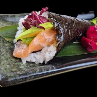 038 - Temaki Salmón