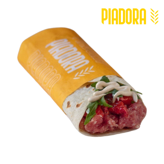 Salsiccia cruda piemontese, rucola, pomodorini secchi e salsa tonnata