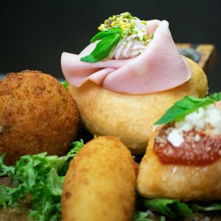 Montanara Mortadella Pistacho Y Ricotta