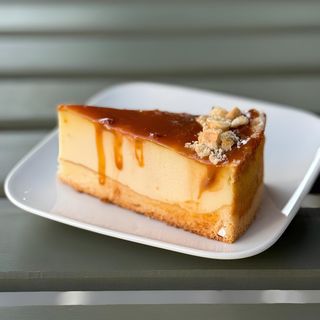 Sernik karmelowy