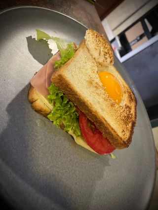 Sándwich Mixto Con Vegetal