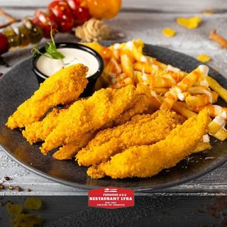 Crispy de pui (reteta casei) cu cartofi prajiti