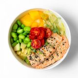 Bowl Quinoa Con Filete De Salmón