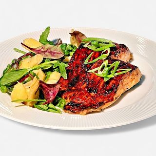 File de somon la cuptor cu salata de anghinare
