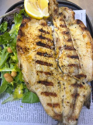 Лаврак на скара