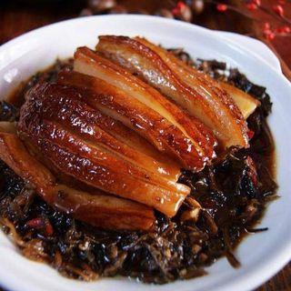 H12. Piept de porc cu varza neagra chinezeasca la abur/梅菜扣肉