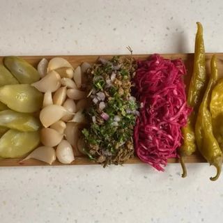 მწნილის (მჯავის) ასორტი / Pickled Vegetables