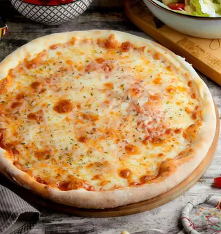 Pizza Clásica Cinco Quesos (30 cm.)