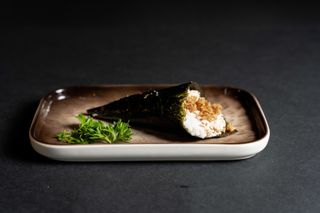 101. Mini temaki sake cotto -  1 pezzo
