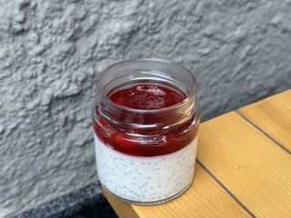 Панакота зі сливовим компоте (200g)