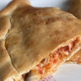 FUNGHI SALSICCIA CALZONE