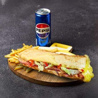 Baconator + Pomfrit + Pepsi