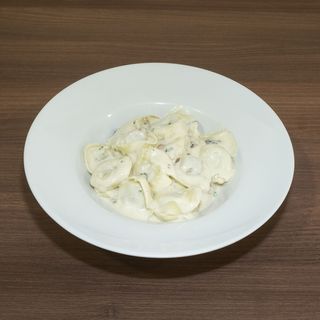 56. Tortellini com Carne Formaggio