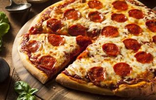 (59) Pizza Calabresa