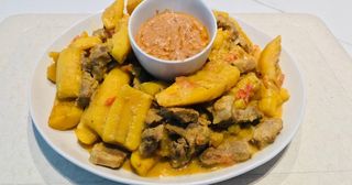 Kuku Kienyeji with Matoke 